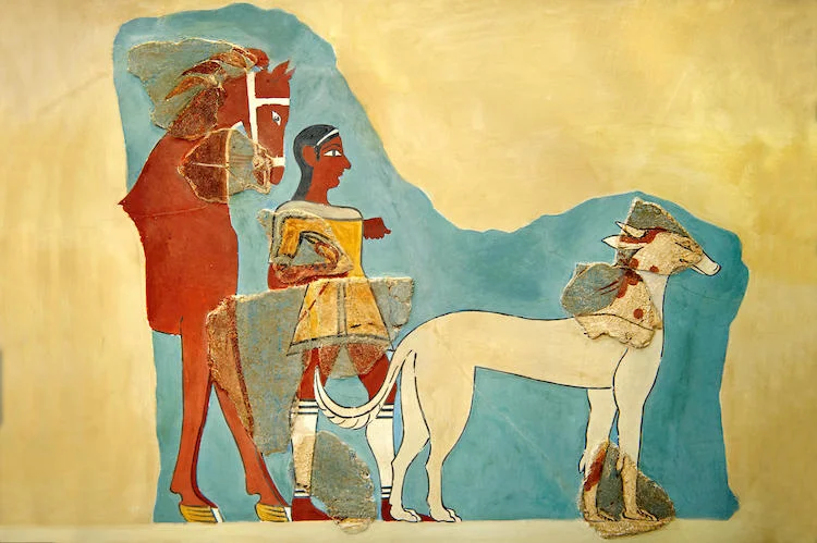 Pintura de parede com afresco micênico de um micaneu com um cavalo e um cão de caça de javali dos Tiryns, Grécia. Séculos XIV a XIII a.C. Museu de Atenas.